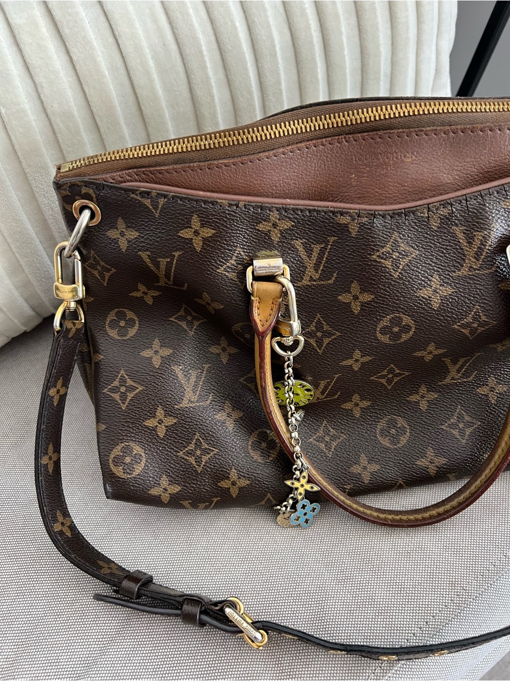 Louis Vuitton Monogram bag - Picture 2 of 16
